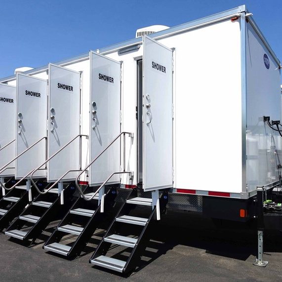 8-person-shower-trailer-rental